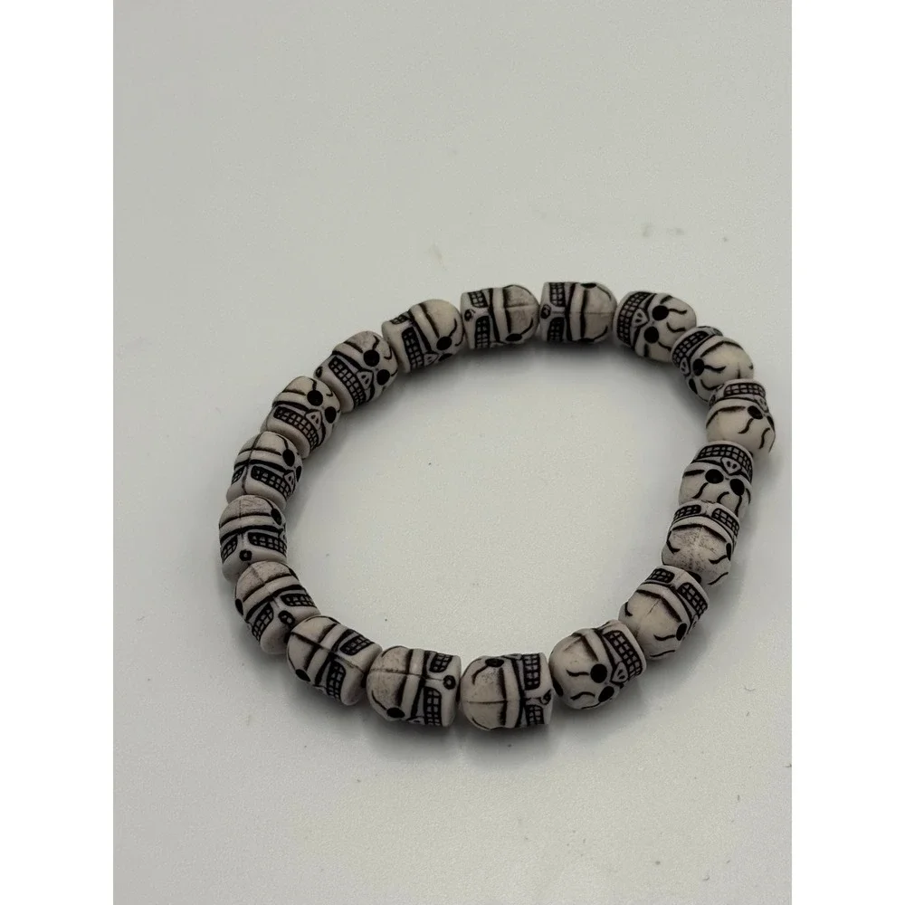 Unbranded Carved Skull Bead Stretch Bracelet White Black Gothic Tribal Style